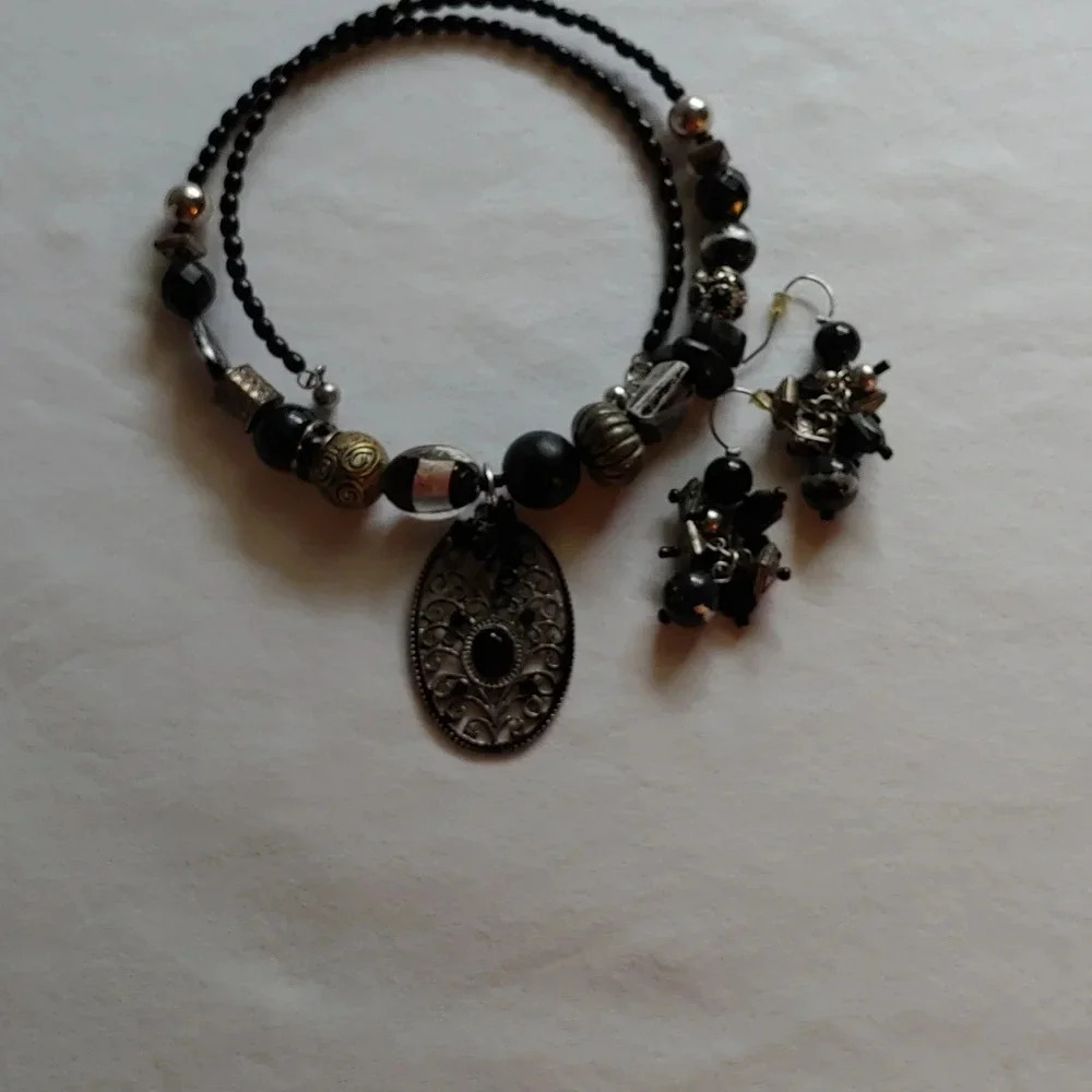 Vintage Necklace with matching earrings